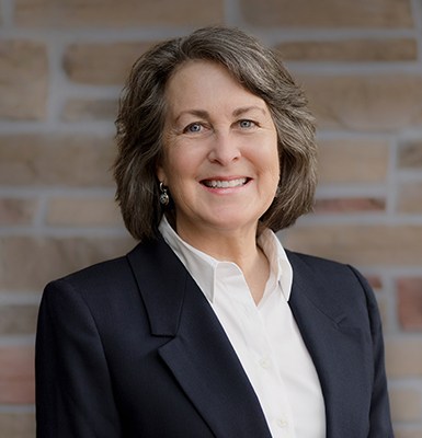 Elizabeth Babcock headshot